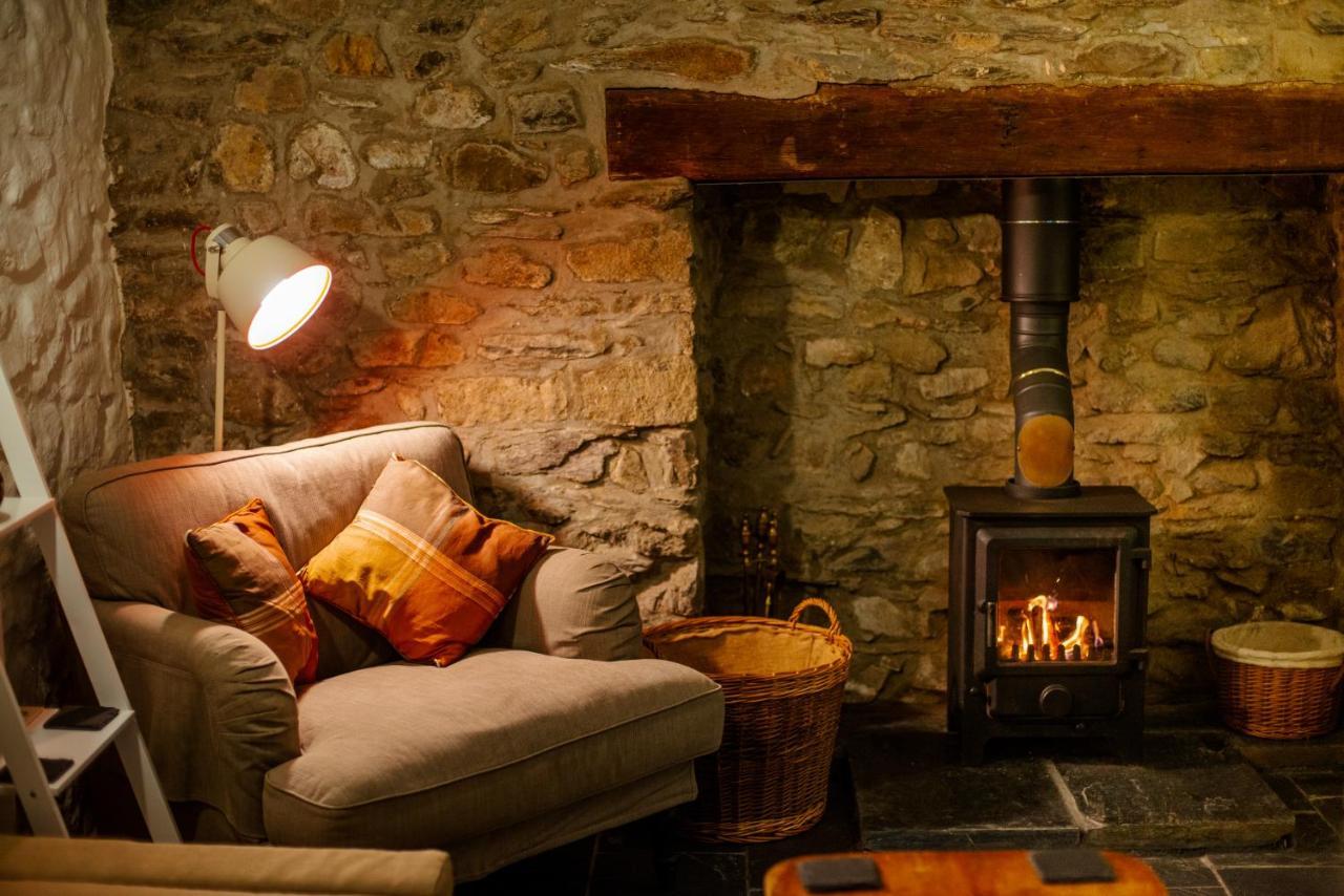St Davids Hideaway With Roll-Top Bath & Log Burner Exterior photo